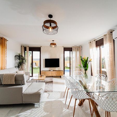Villa With 4 Bedrooms And Private Heated Pool 圣米格尔德阿沃纳 外观 照片